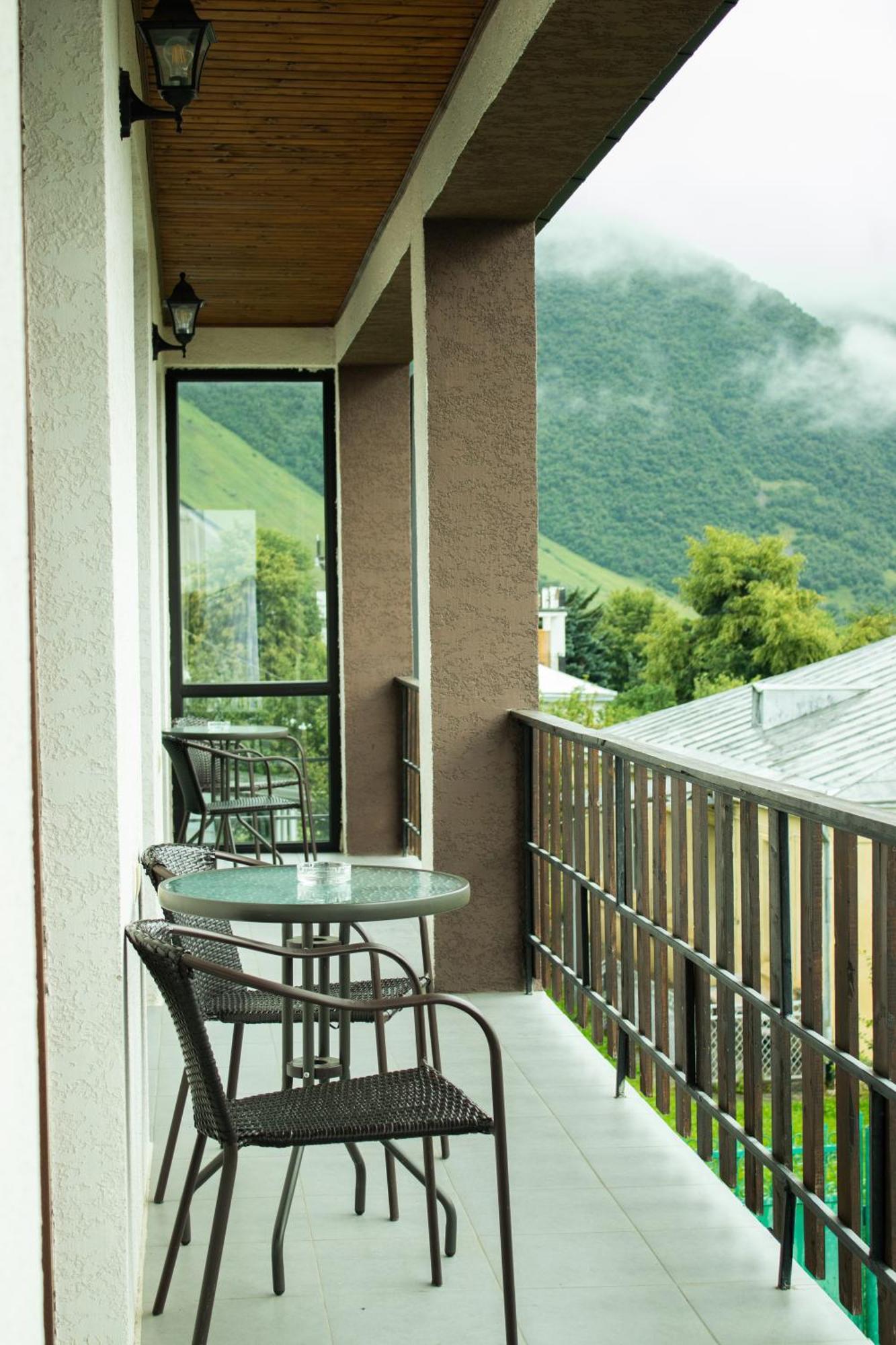 Elsada Hotel Kazbegi Exterior foto