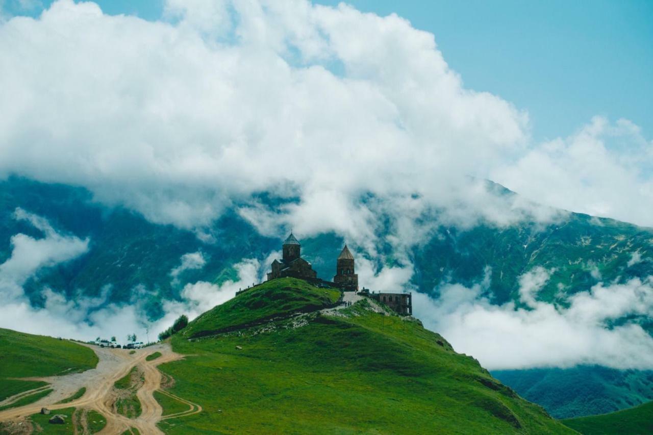 Elsada Hotel Kazbegi Exterior foto